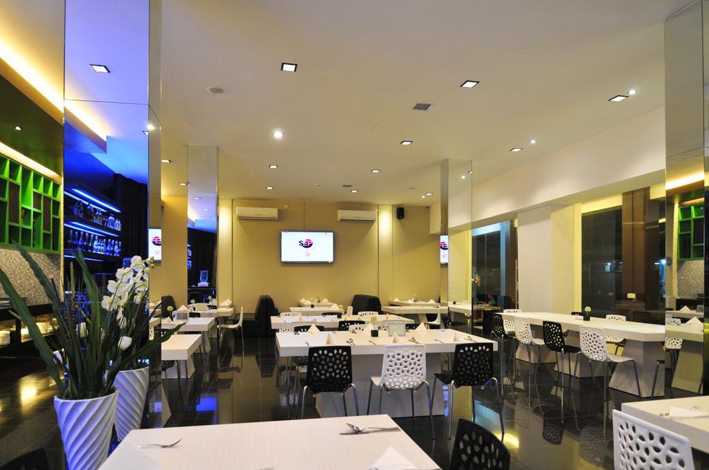 Ace Hotel Batam Nagoya Exterior photo